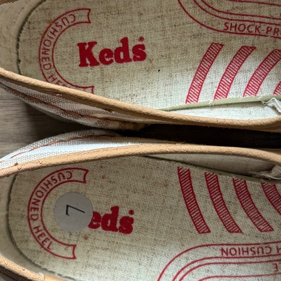 Keds Size 7 | Champion Oxford Stripe Sneakers in Taupe & Cream | Classic Casual - Picture 6 of 6
